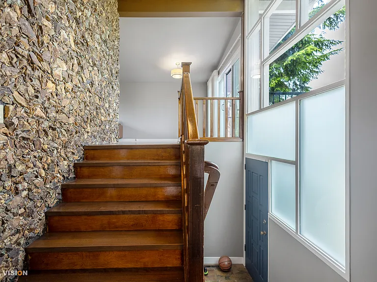 1630 Balmoral Ave — Photo 17
