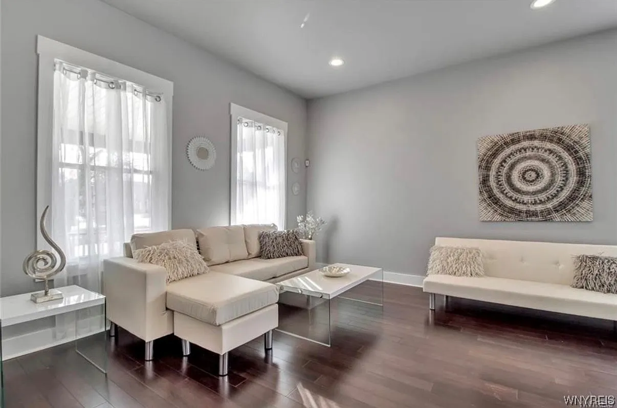 3 bed, 1468 sqft, $1,950 — Photo 2
