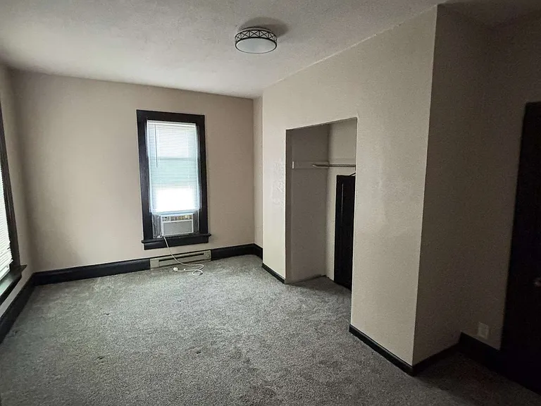 315 1/2 Center St — Photo 5