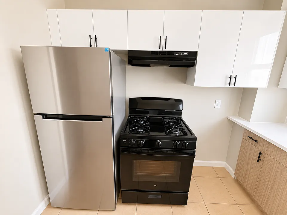 699 S 18th