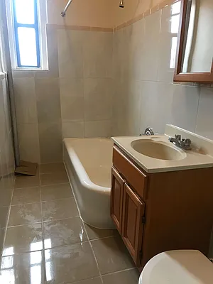 Rented by PMG Real Estate  | media 10