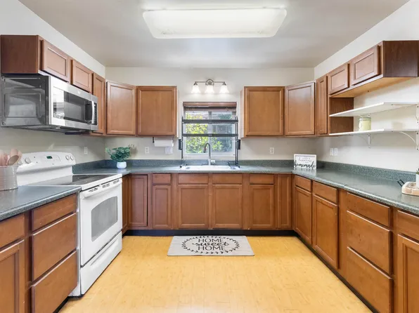 1855 Mill St #A, Wailuku, HI 96793