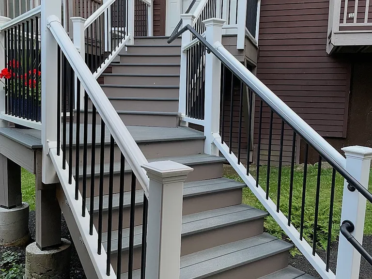 235 Evergreen Dr — Photo 3