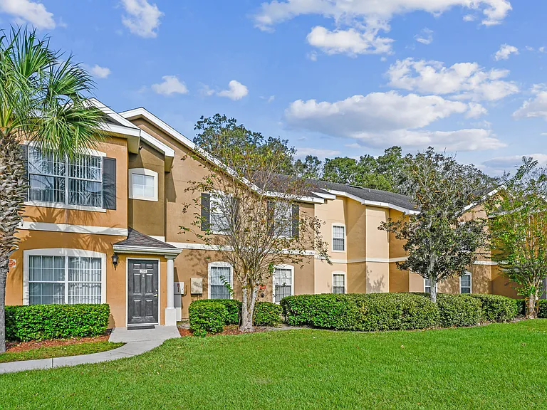 West Pointe Villas Apartment Homes — Photo 5
