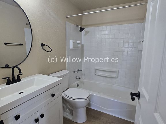 5th image of 12020 Edgewood Ave SW APT 4