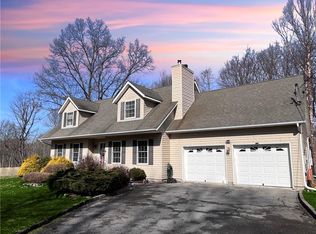 40 Agnes Rd, New Windsor, NY 12553