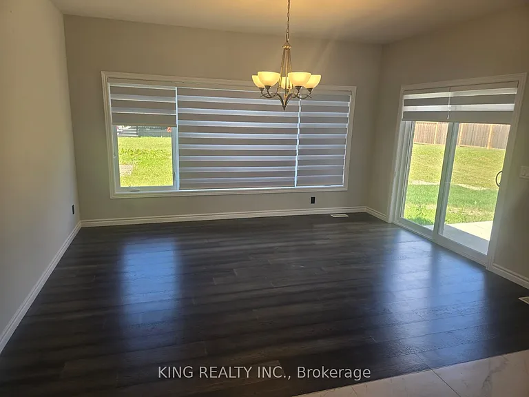 4087 Campbell St N — Photo 24