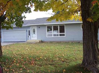 6196 W State St, Pellston, MI 49769