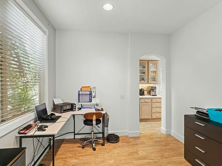 31500 Britton Cir — Photo 41