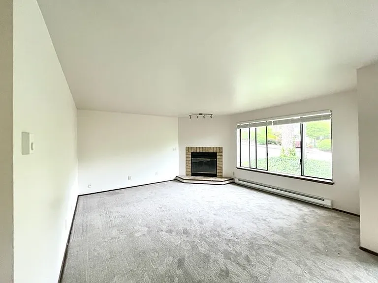 520 100th Ave SE #25 — Photo 10