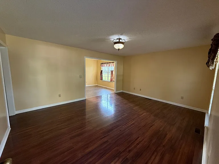 314 Beverly St — Photo 2