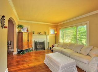 19750 Battersea Blvd, Rocky River, OH 44116