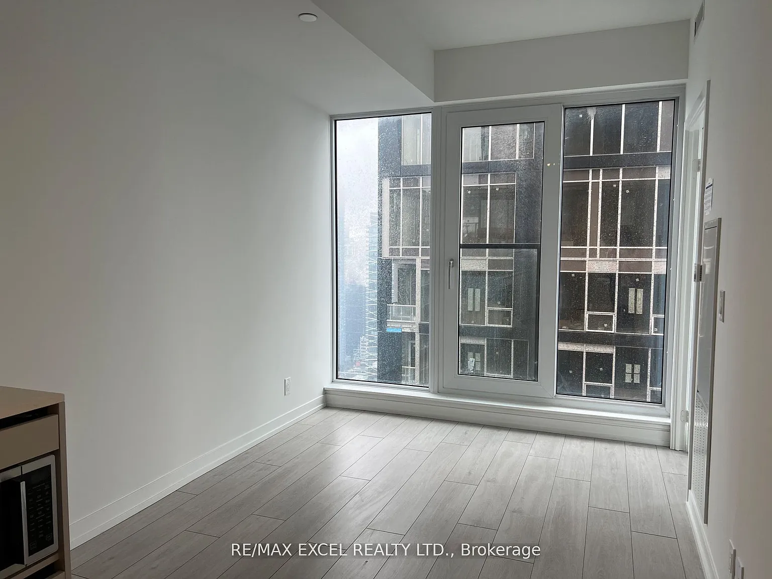 1 bed, $2,390 — Photo 3