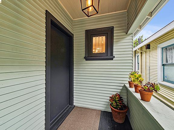 5th image of 1744 Addison St