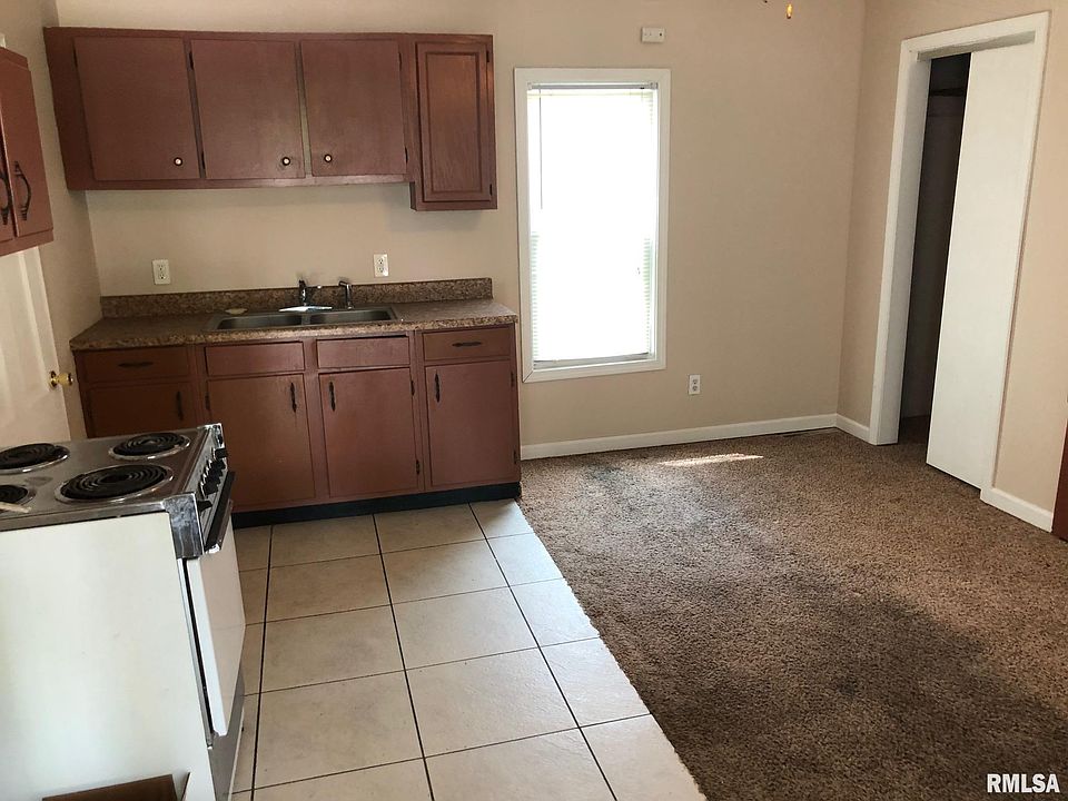 2nd image of 208 E Poplar St #611-S