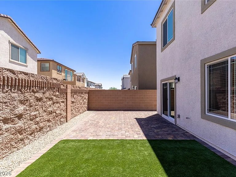 360 Great Ocean Ave — Photo 49