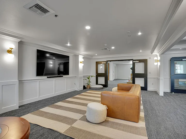 Eastwood Apartments — Photo 3