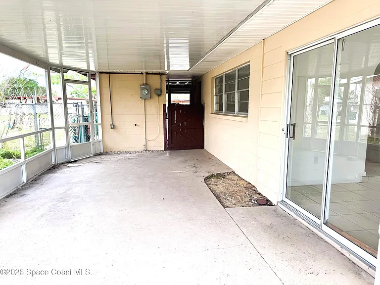 305 Edinburgh Dr — Photo 11