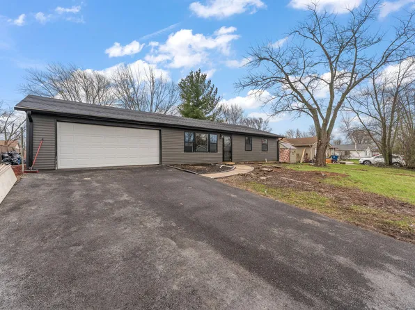 611 Old Forge Rd, Valparaiso, IN 46385