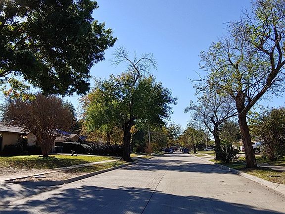4th image of 1019 Eastwood Dr