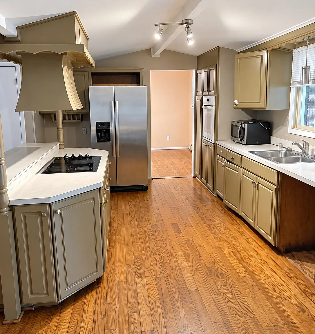 4 bed, 2320 sqft, $2,600 — Photo 3