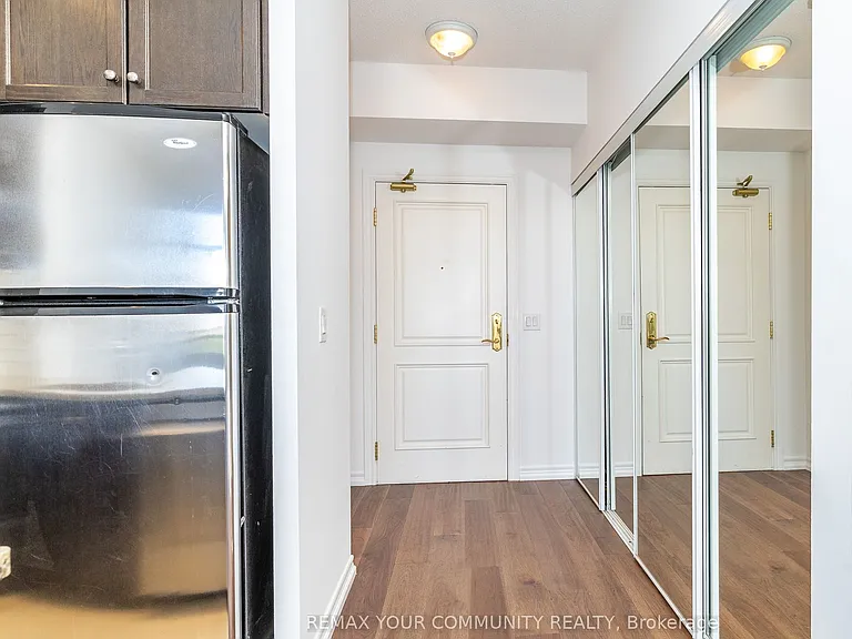 9245 Jane St #514 — Photo 21