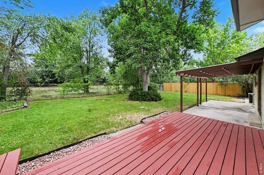 3231 Meadowlark Ave