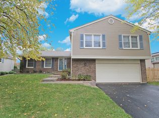 695 Beechwood Dr, Lake Zurich, IL