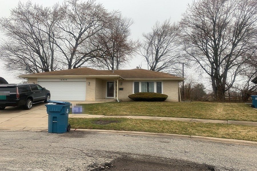 2nd image of 16924 Ingleside Ct