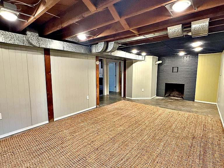 8048 SE Ellis St — Photo 41
