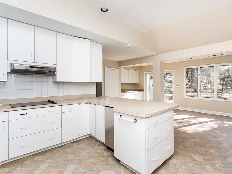1103 Rolandvue Rd — Photo 4