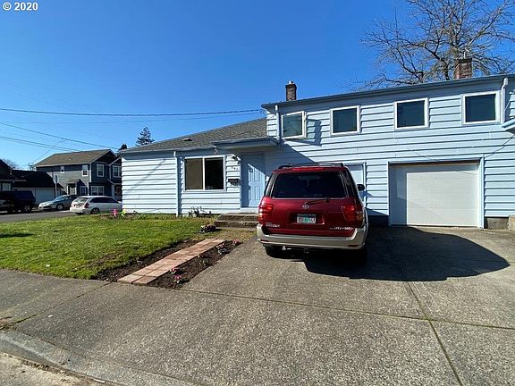 2nd image of 207 NW Adams Ave