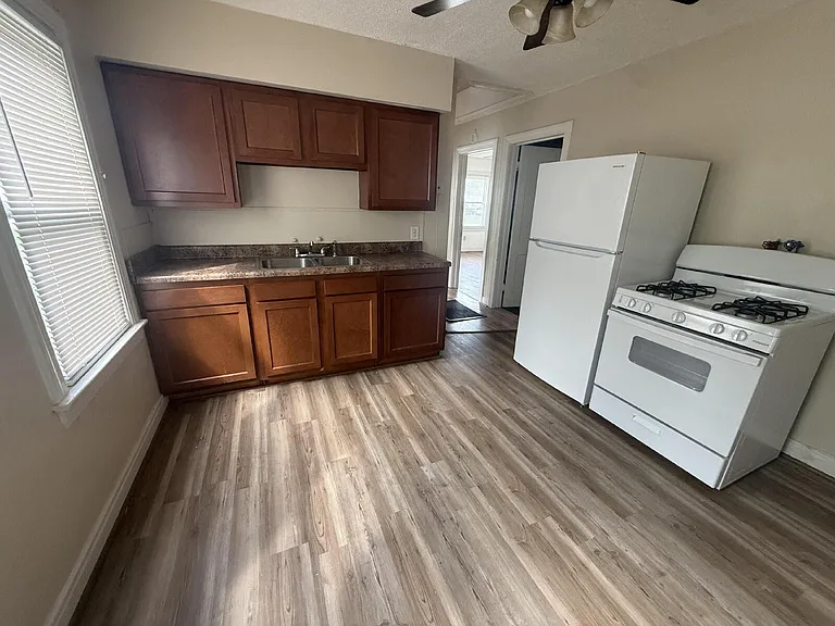 3806 W Kentucky St — Photo 4