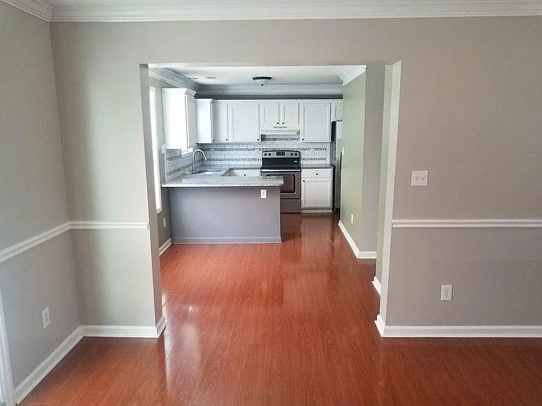5645 Lighthall Ln — Photo 10