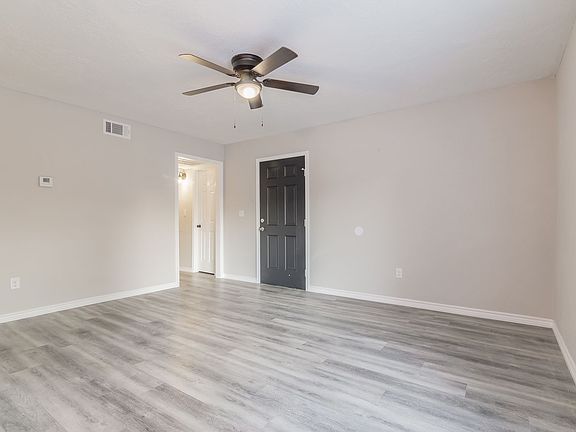 3rd image of 105 Willwood Dr #2
