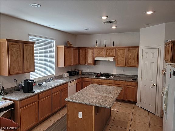 5th image of 10025 Central Valley Ave