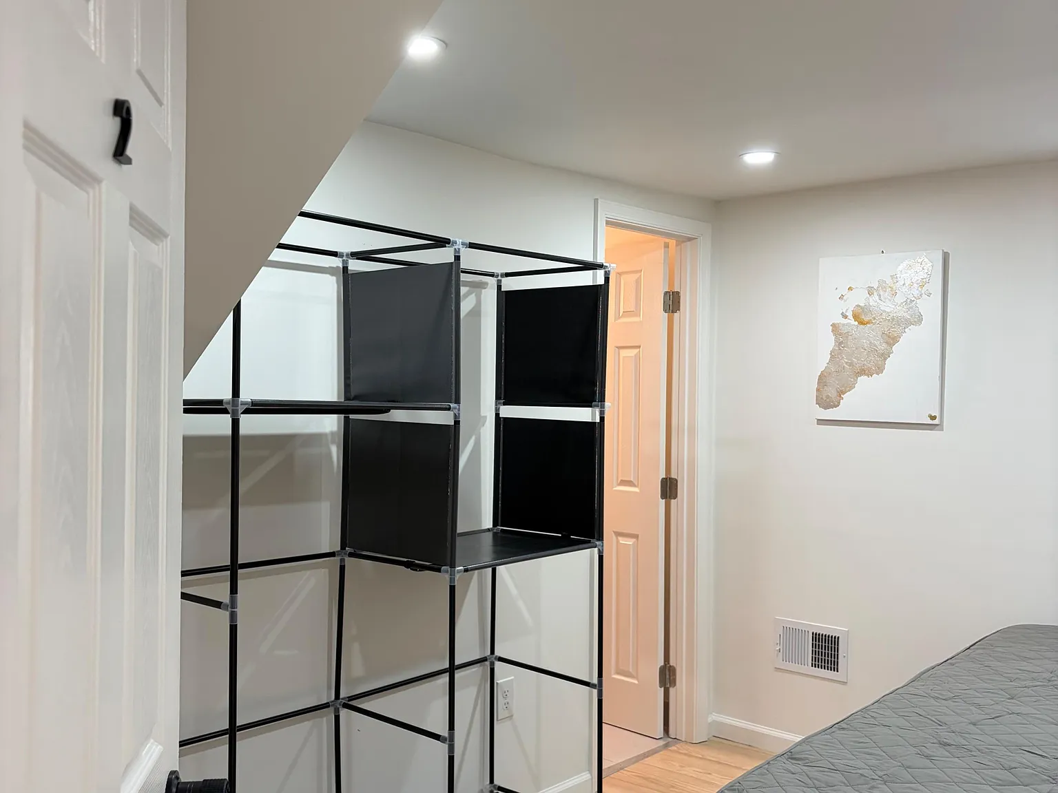 4 bed, 3.0 bath, 1600 sqft, $1,572 — Photo 4