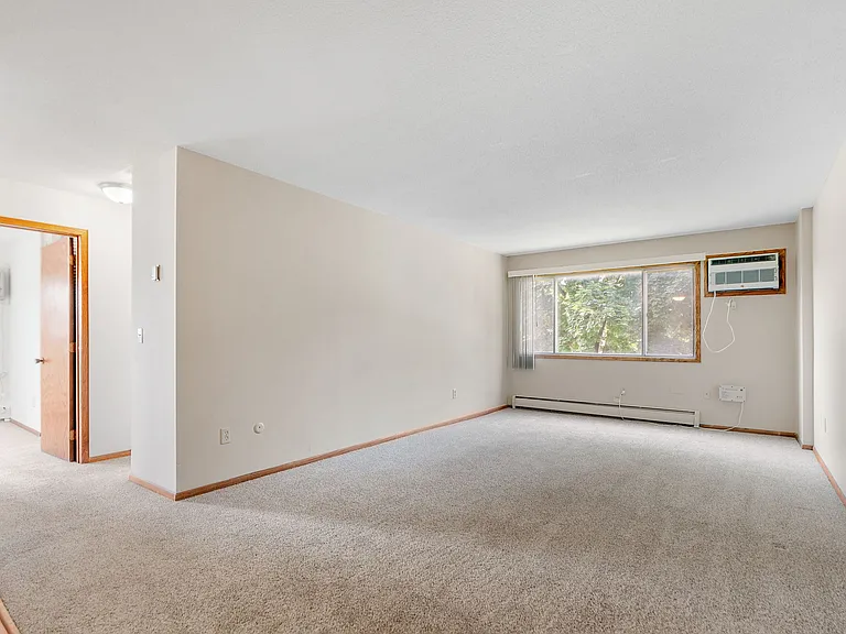 1605 Minnehaha Apartments — Photo 11
