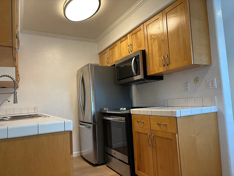229 Bicknell Ave #302 — Photo 19