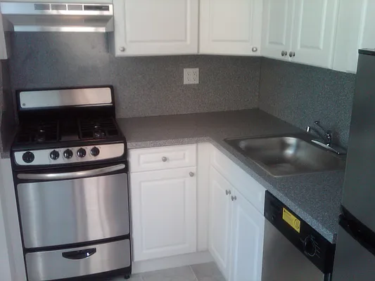 Rented by Front Line NY Realty | media 2