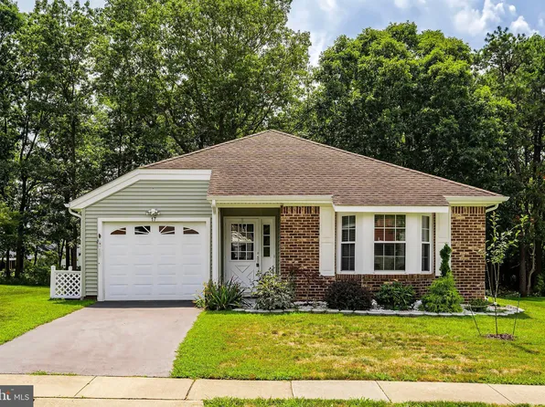 17 Willow Dr, Barnegat, NJ 08005