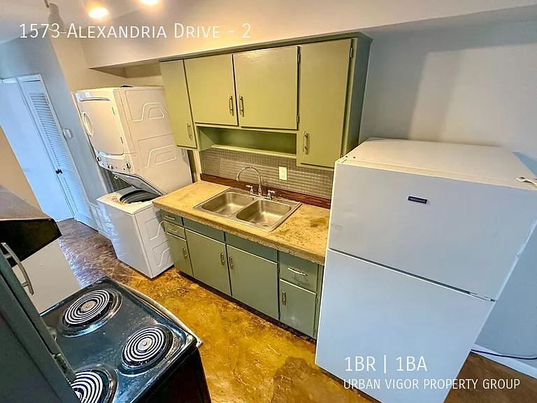 1573 Alexandria Dr #2 — Photo 11