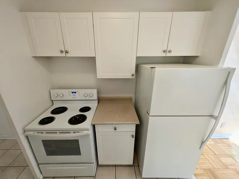 1603 Bathurst St — Photo 19