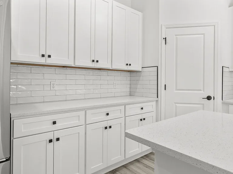548 Knapp St — Photo 59