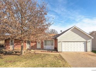 16 W Ofallon Dr, O Fallon, MO 63366