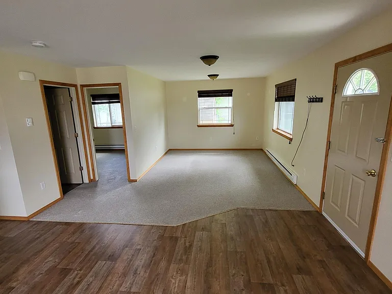 2027 N Sanders St — Photo 3
