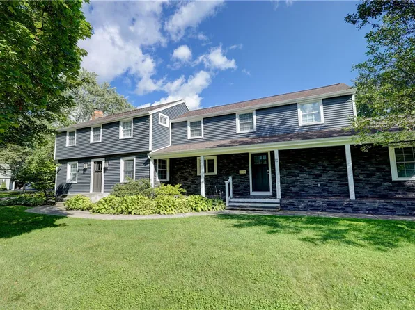 10 Hunters Ln, Rochester, NY 14618