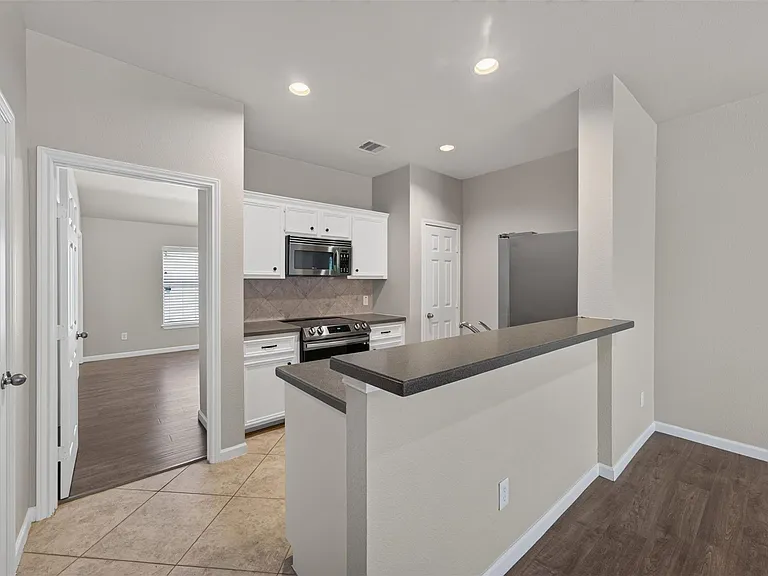 1317 Paige St — Photo 17