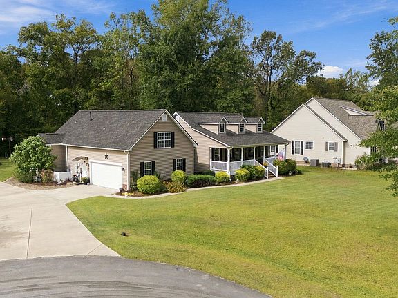 4th image of 100 Fern Court