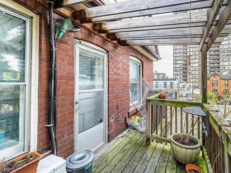 144 Bold St #UPPER — Photo 30